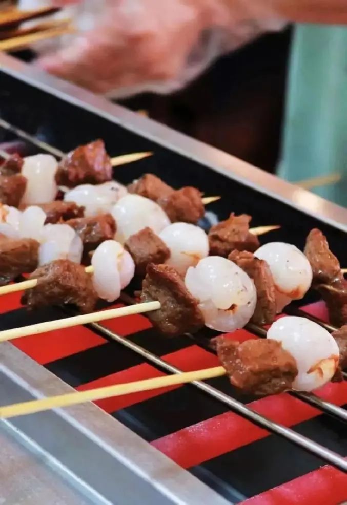 深圳公园里的荔枝免费摘?园方回应→ 深圳公园里的荔枝免费摘?园方回应→