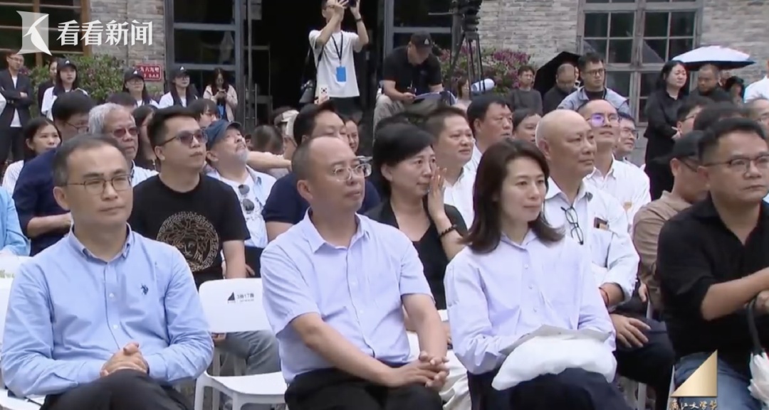 泪目！90后作家获奖后追忆病故女友！这段获奖感言，刷屏了