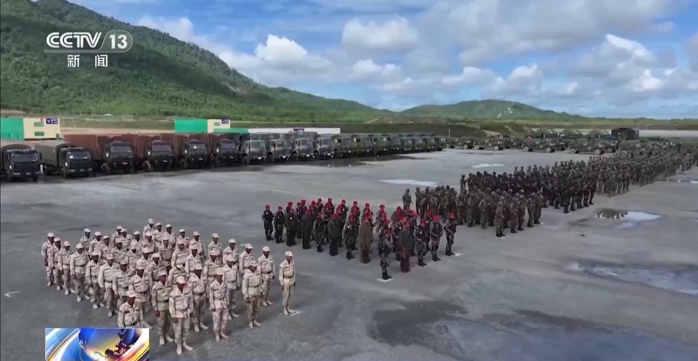 中柬陆空方向实兵实弹演练场面震撼