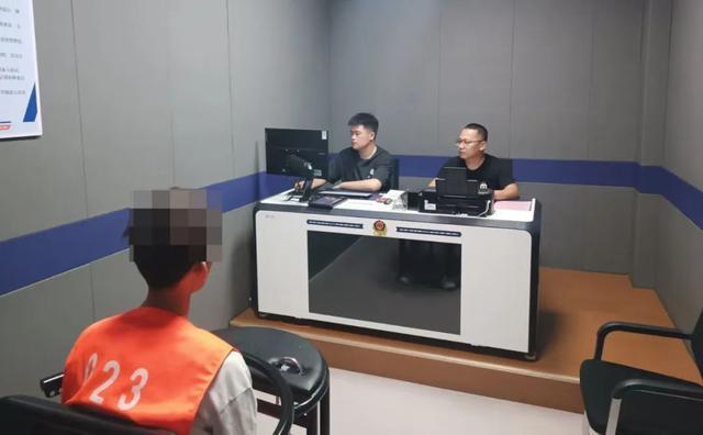 公安撕开"涉黄贴纸"黑色产业链,7人刚作案就被抓现行 公安撕开"涉黄贴纸"黑色产业链,7人刚作案就被抓现行