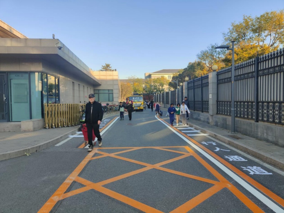 北京70条胡同年内实现“不停车”,那停车问题怎么办?详细了解→ 北京70条胡同年内实现“不停车”,那停车问题怎么办?详细了解→