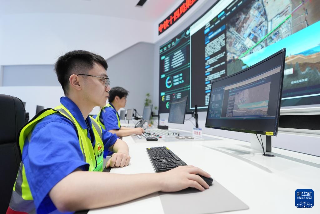世界最长海底高铁隧道全面掘进“入海”