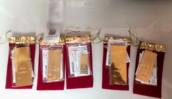 老人遭遇黄金骗局,用毕生积蓄购买6斤黄金,北京民警紧急拦截 老人遭遇黄金骗局,用毕生积蓄购买6斤黄金,北京民警紧急拦截