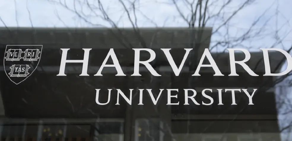 禁止后又设上限?特朗普称哈佛大学国际生比例要大幅减少,从31%降至最多15% 禁止后又设上限?特朗普称哈佛大学国际生比例要大幅减少,从31%降至最多15%