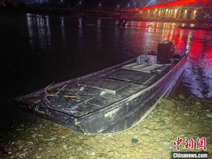 广西防城港破获海上走私卷烟案 涉案金额超千万元 广西防城港破获海上走私卷烟案 涉案金额超千万元