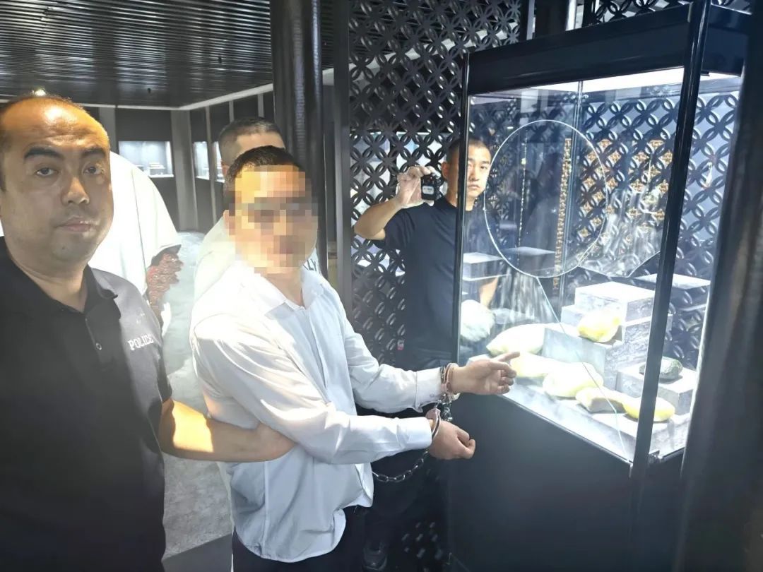 嫌疑人苦练一个月,模仿电影情节作案,警方:刑拘! 嫌疑人苦练一个月,模仿电影情节作案,警方:刑拘!