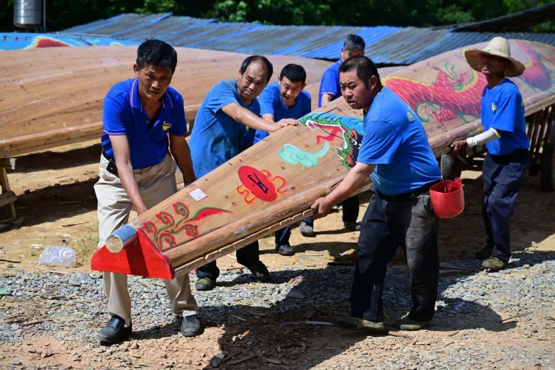 端午临近,你吃的粽子是用哪种叶子包的 端午临近,你吃的粽子是用哪种叶子包的