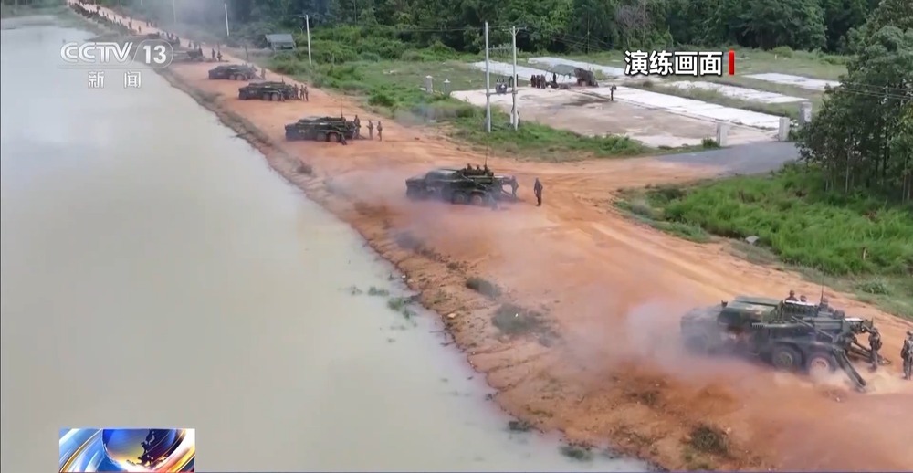 中柬陆空方向实兵实弹演练场面震撼