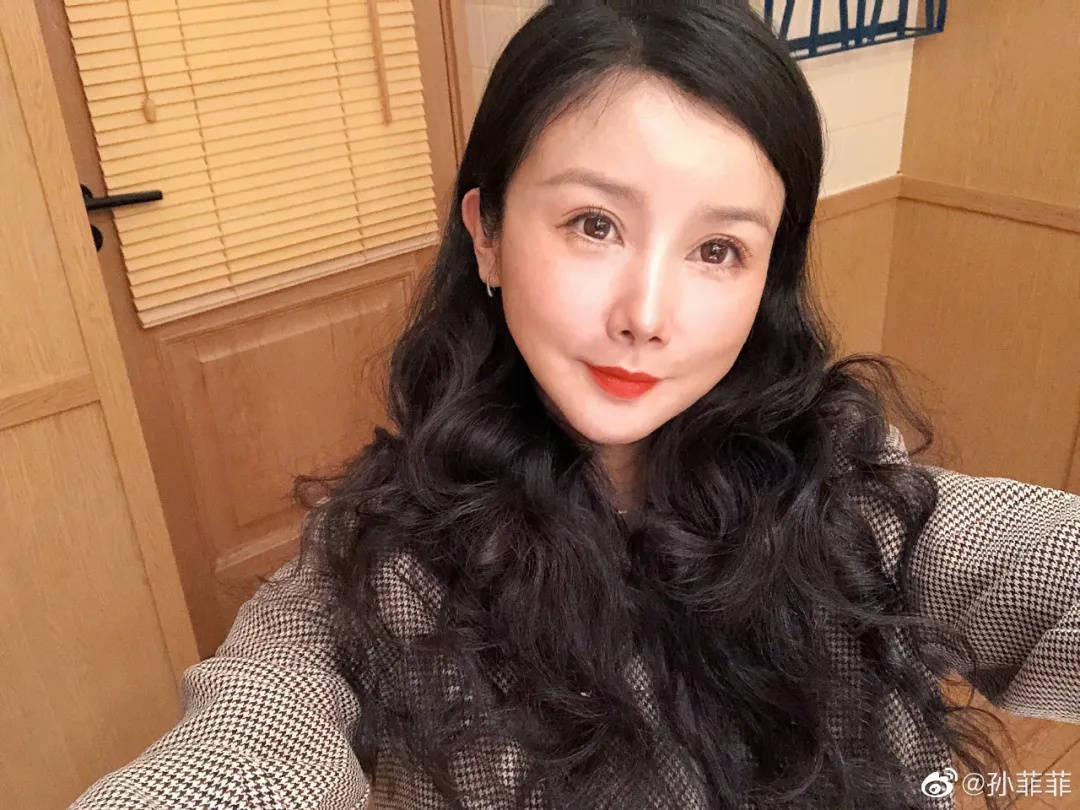 罕露面变化大!知名女演员回应“整容失败”:并非玻尿酸打多了,竟是染上这种病 罕露面变化大!知名女演员回应“整容失败”:并非玻尿酸打多了,竟是染上这种病