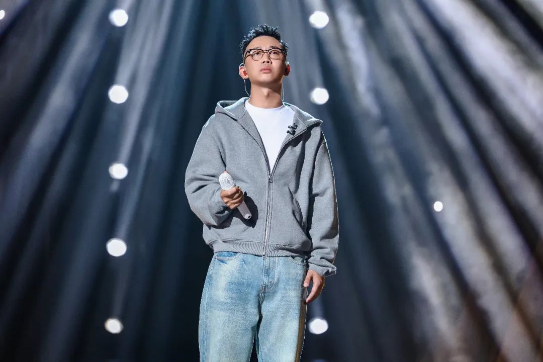 查理·普斯今晚强势袭榜! 在线七雄能否成功守局? 查理·普斯今晚强势袭榜! 在线七雄能否成功守局?