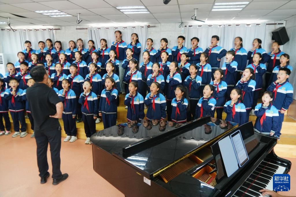 马兰花开遍太行山 马兰花开遍太行山