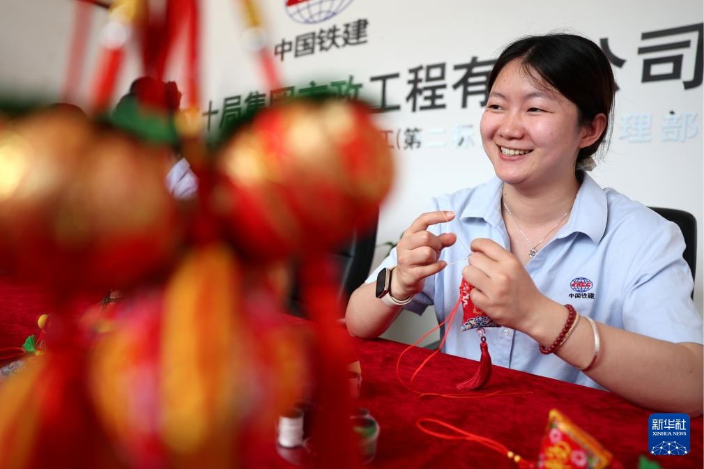 工地粽飘香 民俗迎端午 工地粽飘香 民俗迎端午