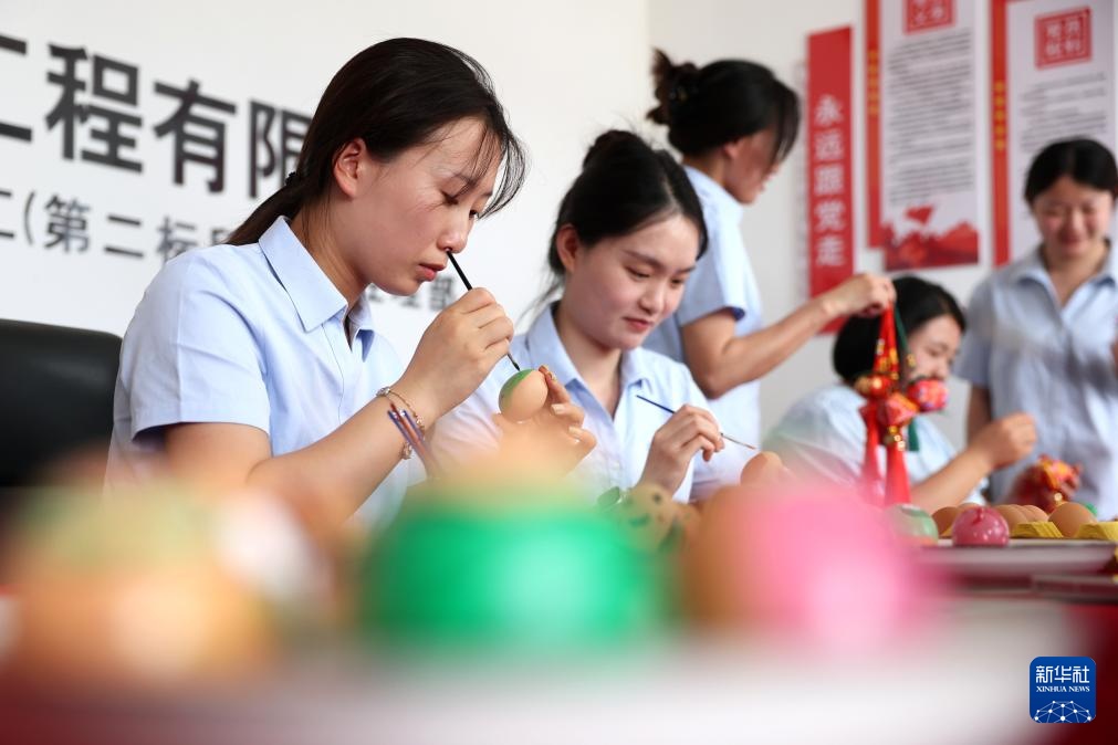 工地粽飘香 民俗迎端午 工地粽飘香 民俗迎端午