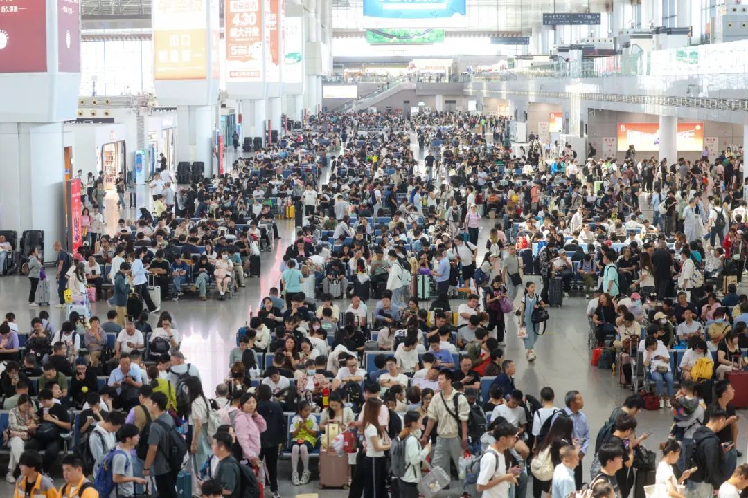 这是此刻的南京南站！重要提醒