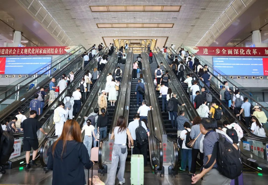 这是此刻的南京南站！重要提醒