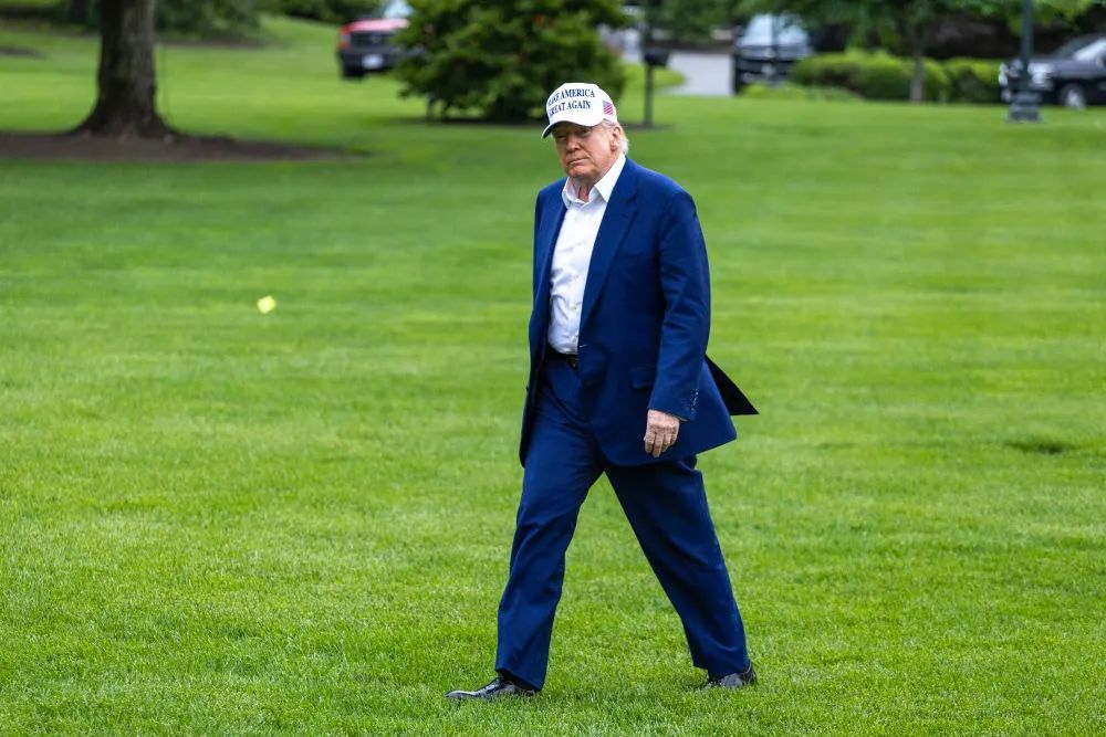 再招批评!特朗普给芝加哥黑帮“匪帮门徒”头目减刑 再招批评!特朗普给芝加哥黑帮“匪帮门徒”头目减刑