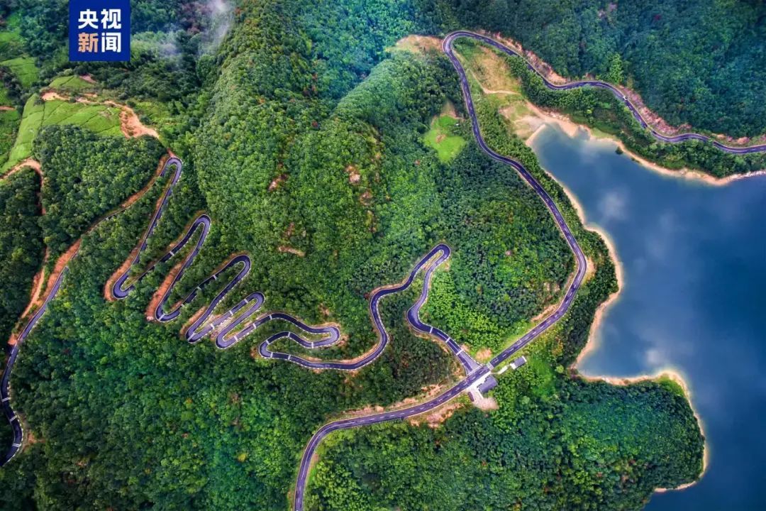 贵州这条路,全国“十大最美”! 贵州这条路,全国“十大最美”!