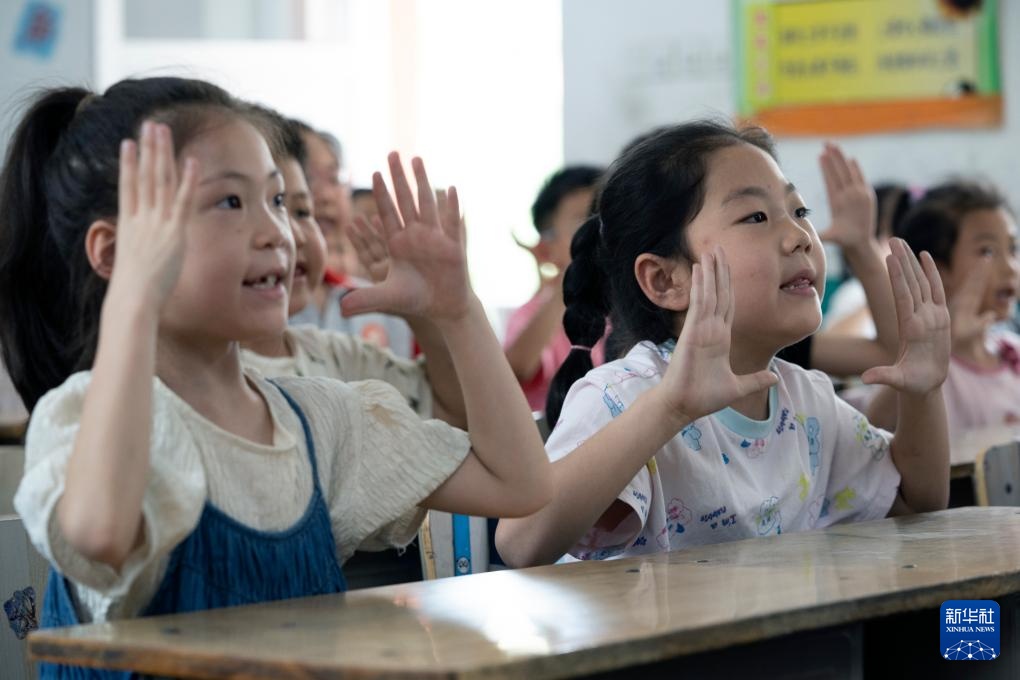 马兰花开遍太行山 马兰花开遍太行山