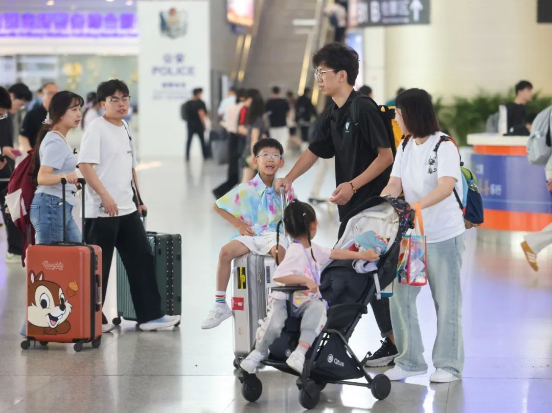 这是此刻的南京南站！重要提醒