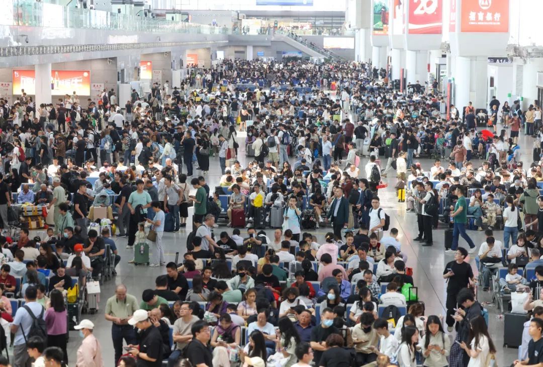 这是此刻的南京南站！重要提醒