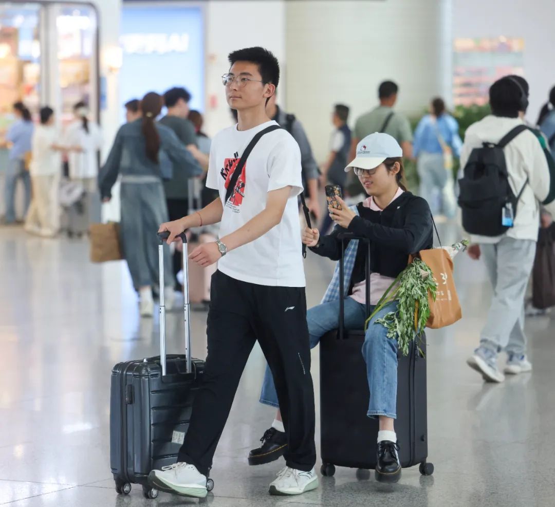 这是此刻的南京南站！重要提醒