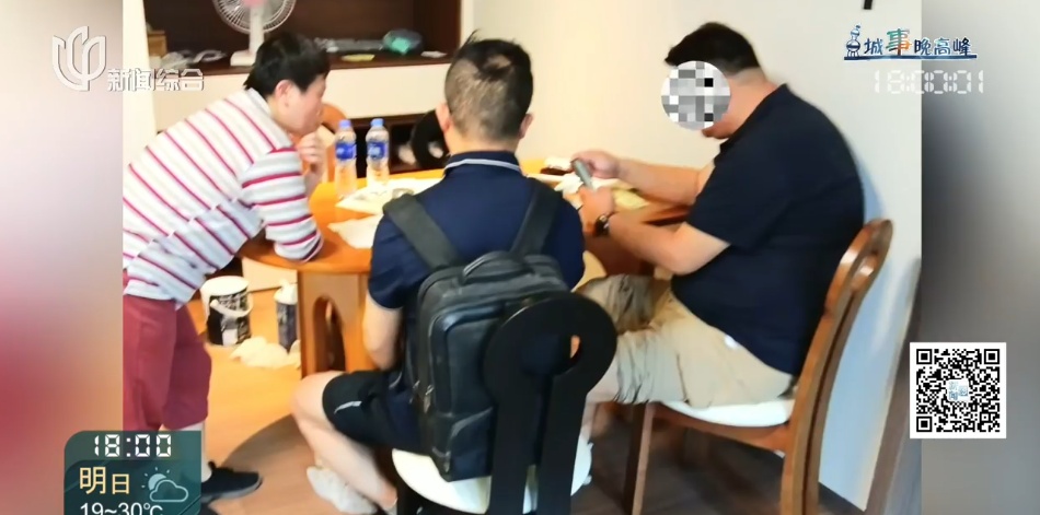 女子喜待乔迁，新房竟遭"拆房三人组"闯进拆光！工人：搞错人家