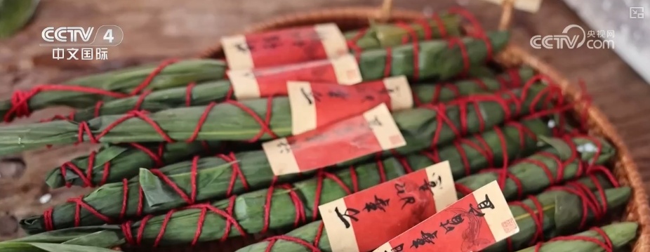 赛龙舟、吃粽子、佩香囊……多彩民俗迎端午 传统文化共传承