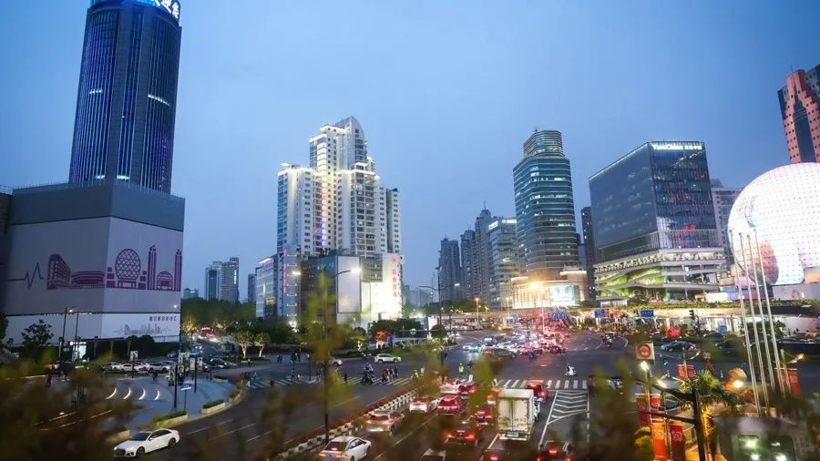 上海实施新政!外国人买爆了!光爱马仕就卖掉近2亿元 上海实施新政!外国人买爆了!光爱马仕就卖掉近2亿元