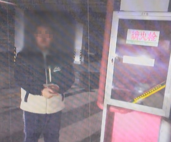 全偷了!业主穿“制服”在小区狠“赚”万元,被全小区送进警局 全偷了!业主穿“制服”在小区狠“赚”万元,被全小区送进警局