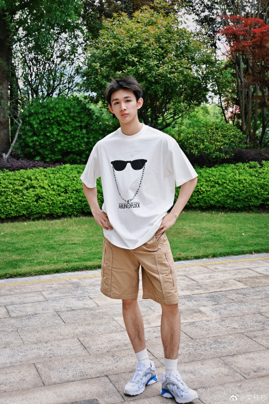 19岁荣梓杉被曝疑似心肌炎复发,此前曾因心肌炎住进ICU,本人发文→ 19岁荣梓杉被曝疑似心肌炎复发,此前曾因心肌炎住进ICU,本人发文→