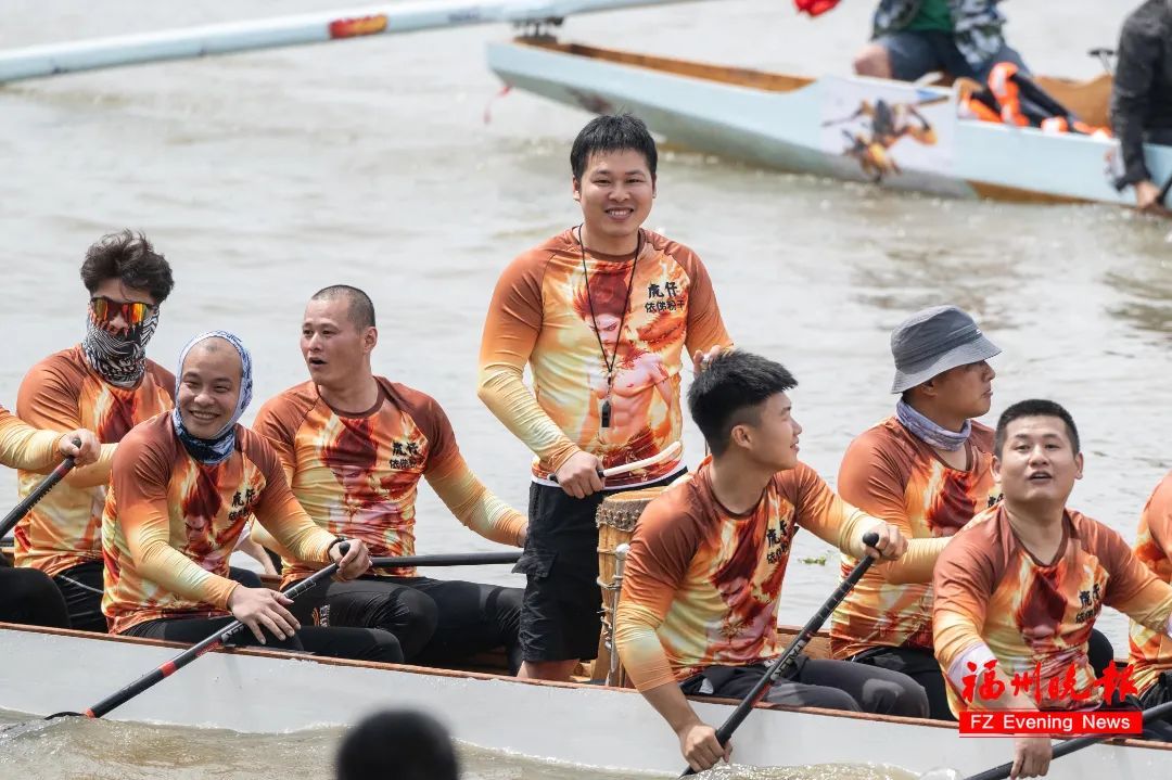 福州“90后”龙舟队长，太帅了！