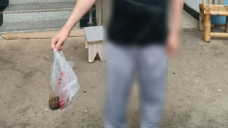 主动上交！村民在河里发现1枚手雷......