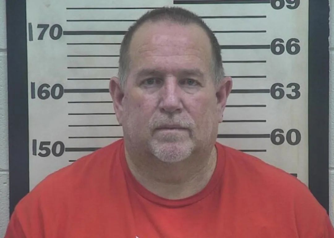 保姆反水揭开悬案，美国男子买凶杀妻潜逃近20年被捕