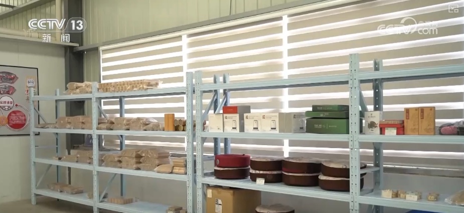 端午古韵展新貌 小小艾草“香”了村庄“富”了百姓 端午古韵展新貌 小小艾草“香”了村庄“富”了百姓