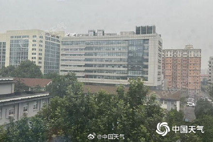 端午节北京云量较多 白天阴有阵雨最高气温28℃ 端午节北京云量较多 白天阴有阵雨最高气温28℃