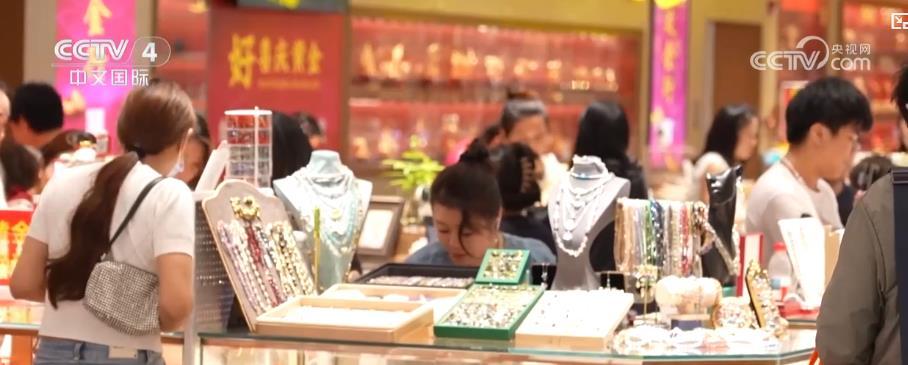 黄金消费新趋势:小克重产品受青睐 以旧换新业务升温 黄金消费新趋势:小克重产品受青睐 以旧换新业务升温