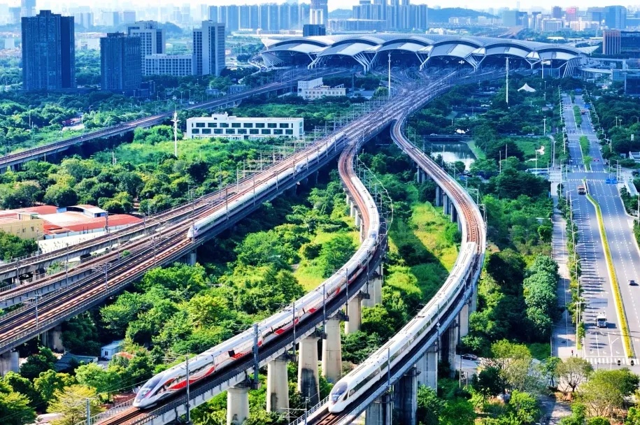 “端午”假期首日广铁预计发送旅客268.2万人次 创历史新高 “端午”假期首日广铁预计发送旅客268.2万人次 创历史新高