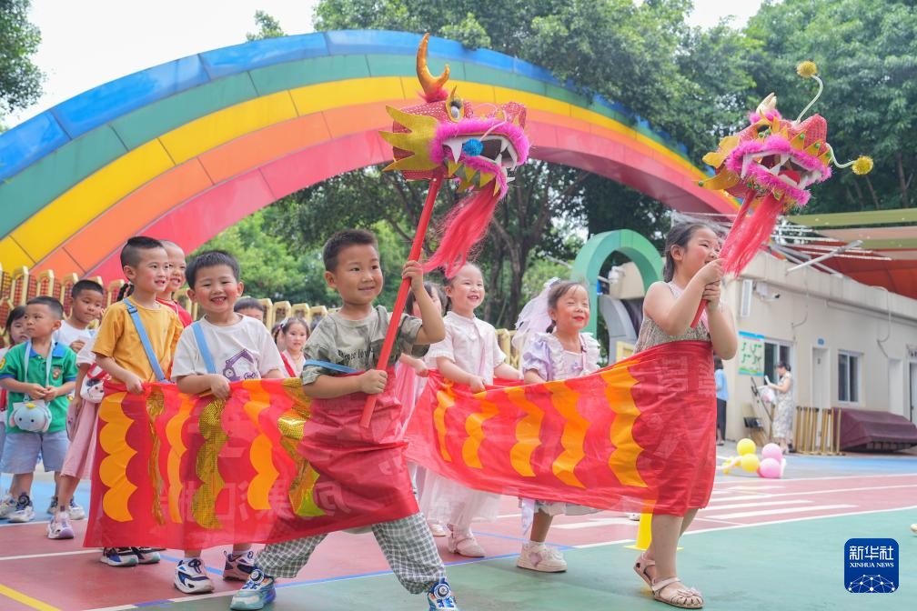 花样迎“六一” 花样迎“六一”
