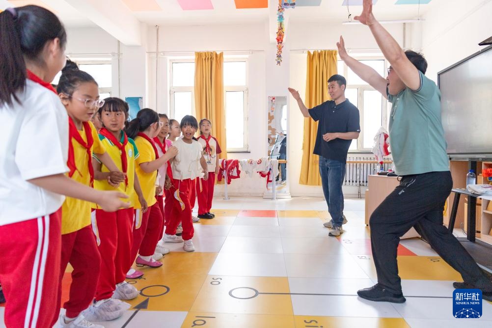 “村里的孩儿”音乐班:歌声相伴 放飞梦想 “村里的孩儿”音乐班:歌声相伴 放飞梦想