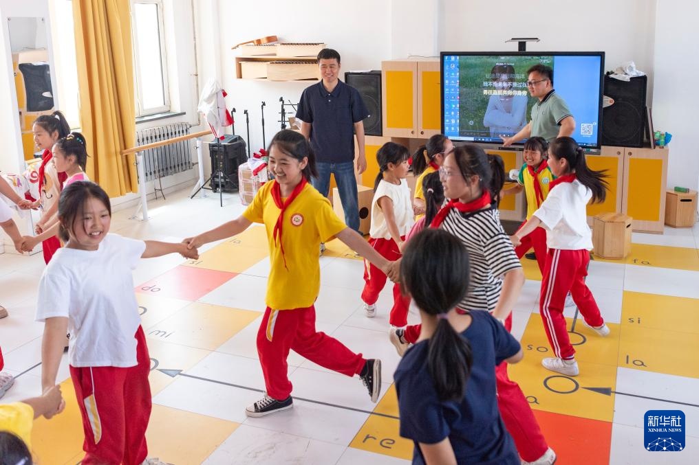 “村里的孩儿”音乐班:歌声相伴 放飞梦想 “村里的孩儿”音乐班:歌声相伴 放飞梦想