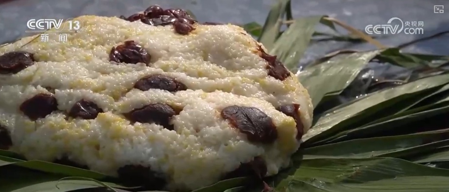 挂香囊、系彩绳、沐兰汤 粽香串起南北风味 尽显端午文化魅力 挂香囊、系彩绳、沐兰汤 粽香串起南北风味 尽显端午文化魅力