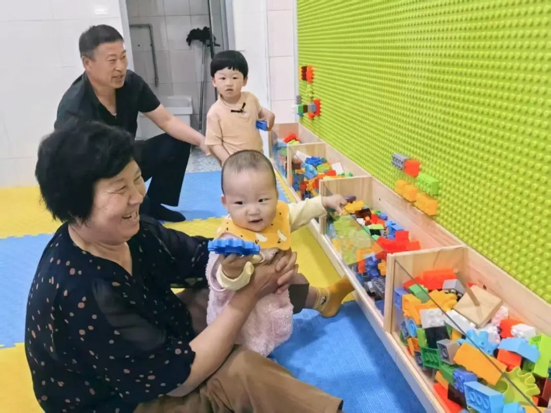 兵哥哥外出执行任务，还担心军嫂孤单，结果军嫂这么会整活！