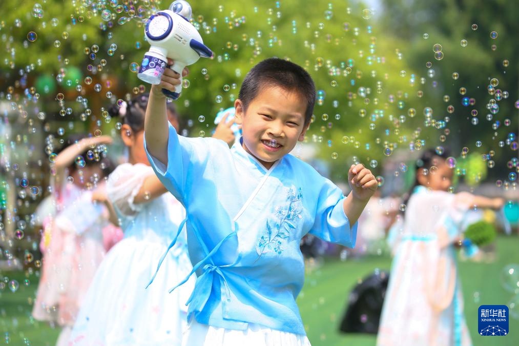 花样迎“六一” 花样迎“六一”