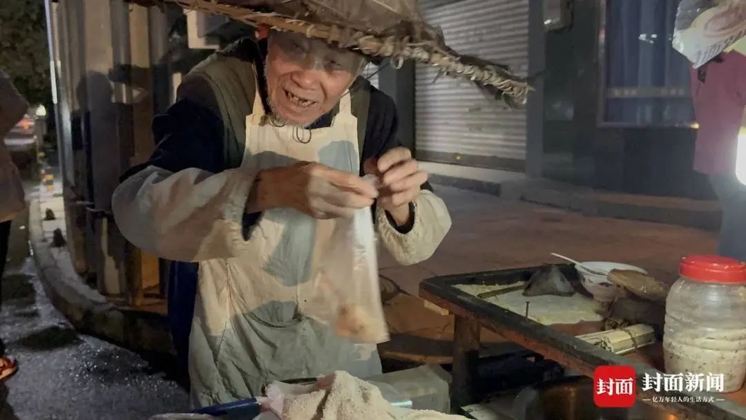 只卖5毛钱一个！90岁“粽子爷爷”坚持16年不涨价！