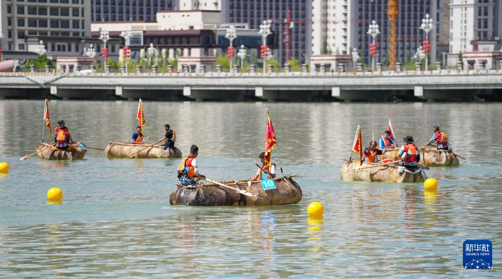 西藏：高原上赛龙舟