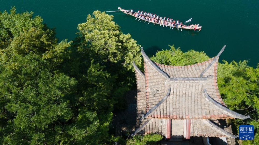 桃花潭水千年韵 龙舟竞渡寄乡情 桃花潭水千年韵 龙舟竞渡寄乡情