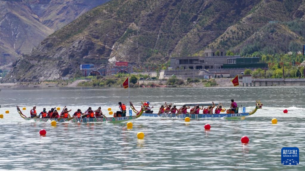 西藏：高原上赛龙舟