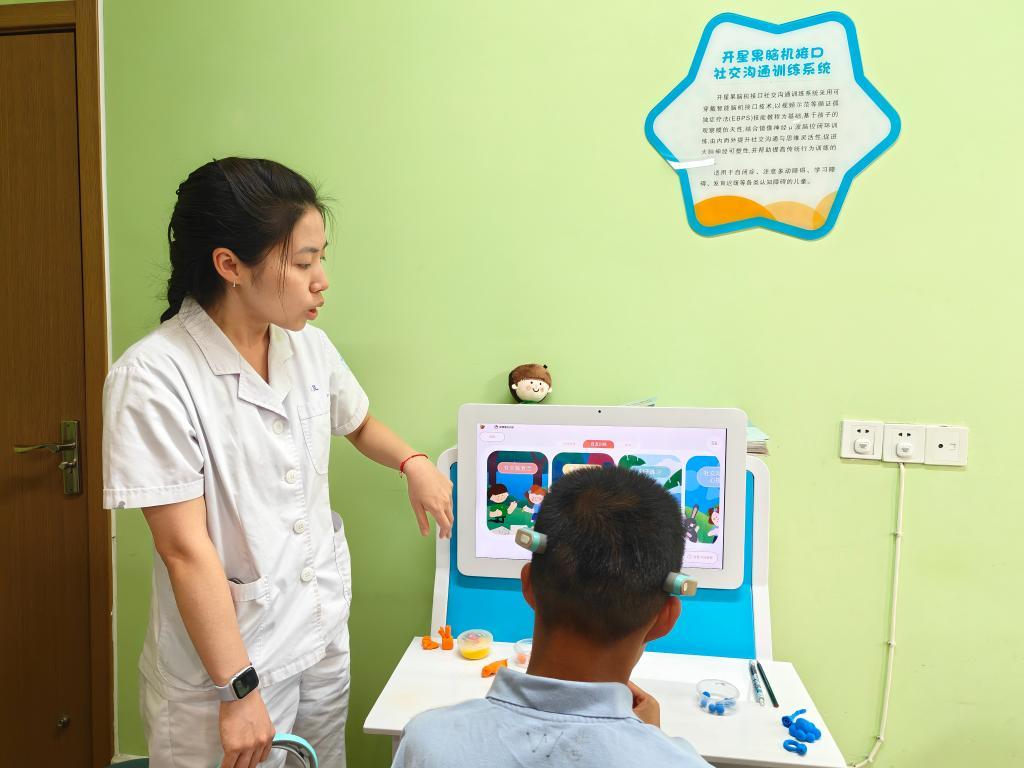 “虽非亲骨肉，依然父母心”——“六一”前夕多地儿童福利机构见闻