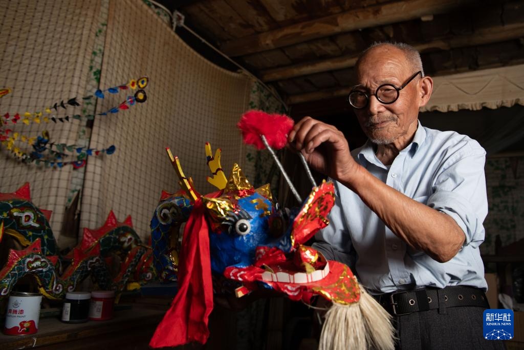 桃花潭水千年韵 龙舟竞渡寄乡情 桃花潭水千年韵 龙舟竞渡寄乡情