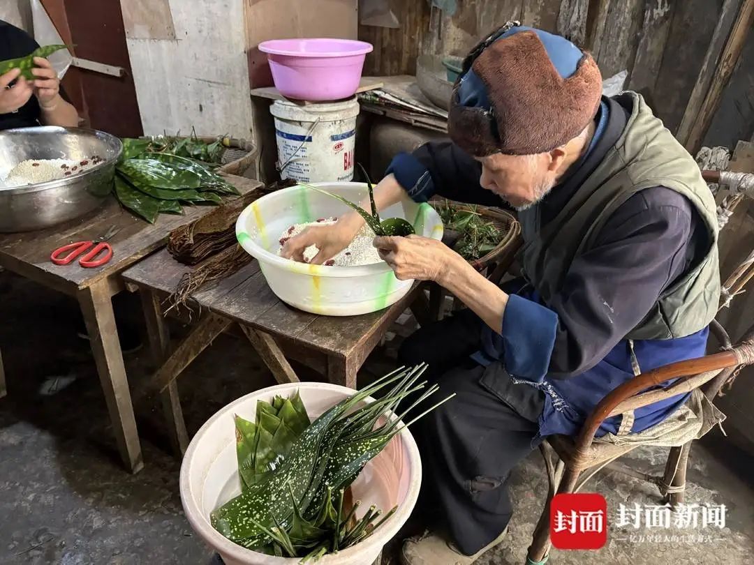 只卖5毛钱一个！90岁“粽子爷爷”坚持16年不涨价！